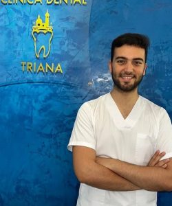 Dr. Mario de los Santos. Odontopediatra de Clínica Dental Triana.
